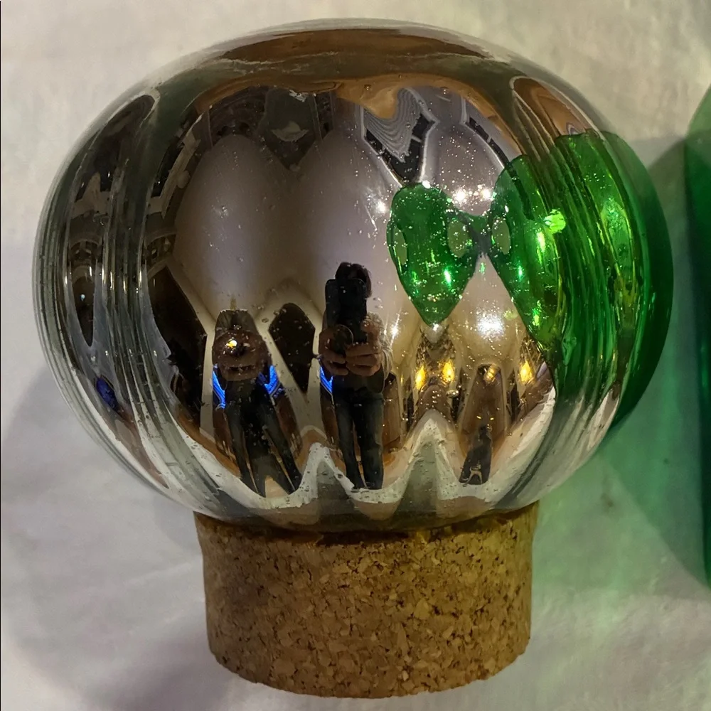 N/A green glass